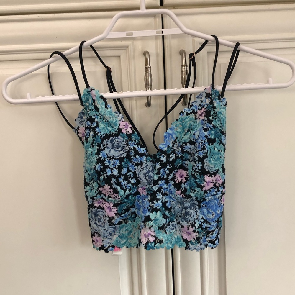 Pink Victoria’s Secret women’s crop tank top